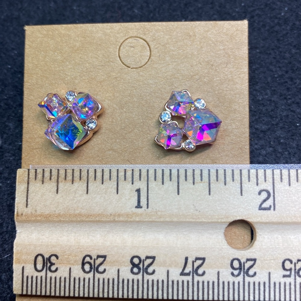 AB Cubes Pierced Earrings cube clusters - Picture 4 of 6